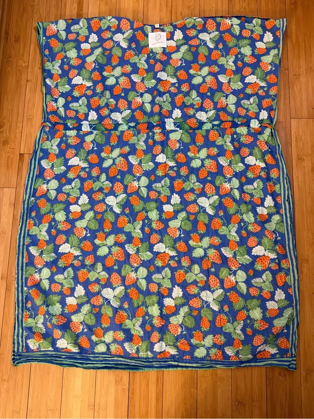 Rare Printfresh Let’s Cruise Caftan in Strawberry Fields Queen Blue OS